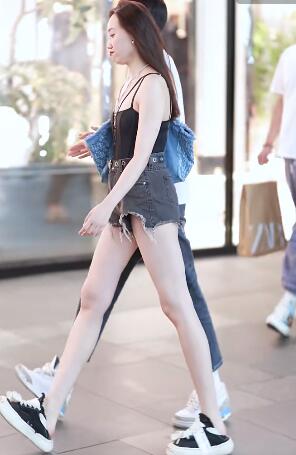 大长腿牛仔短裤长腿女神