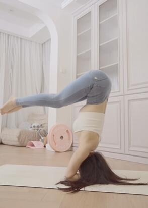 我在快手练瑜伽 #努力的女孩最美 #打造完美身材