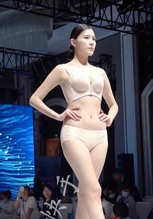 快手精品时尚美女模特T台走秀5