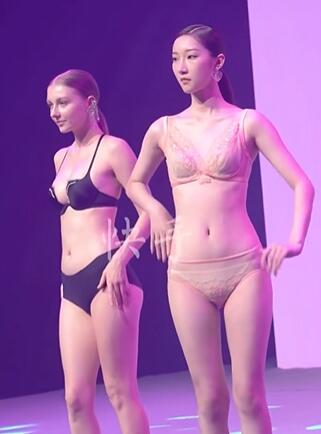 快手精品时尚美女模特T台走秀11