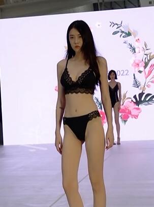 快手精品时尚美女模特T台走秀9