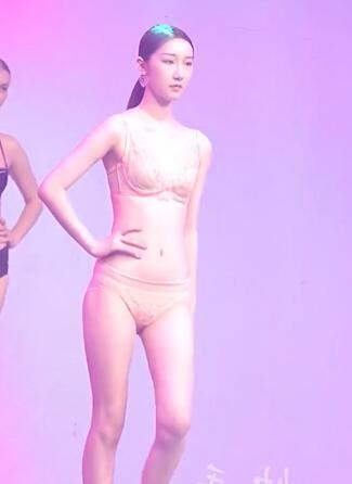 快手精品时尚美女模特T台走秀14