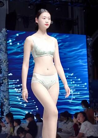 快手精品时尚美女模特T台走秀12