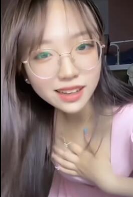 现在的大学生太懂直播了