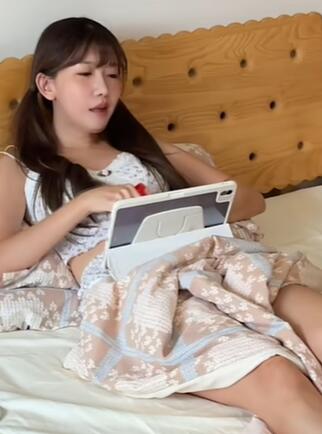 挑战一整天不下床!懒人床边改造