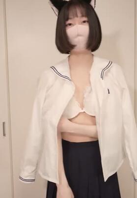 试穿修女服