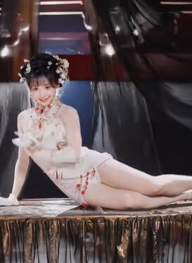 姐姐的旗袍扇舞~谁能不爱呢