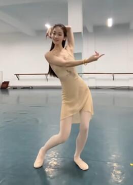 浅跳舞蹈春不晚~姑娘一句春不晚