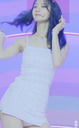 yubin 小姐姐白色连衣裙跳舞006