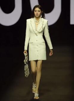 2025春夏深圳原创时装周模特嘉欣