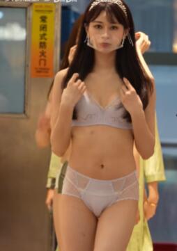 618线下狂欢节伊維斯美胸內衣专场秀