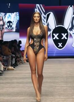 雷切尔·皮佐拉托 | 2023 迈阿密泳装周