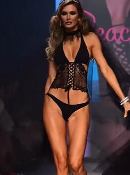 迈阿密泳装周 | 2023 海滩兔子