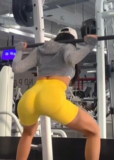 只用史密斯机虐臀