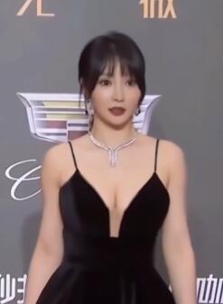 柳岩 这谁能顶得住啊