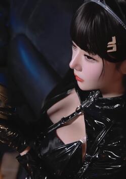 变身猫女形态的大姐姐