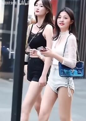 盘点成都街头00后好女孩,我们穿不起的潮鞋