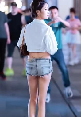 好好看的小姐姐,我们养不起的穿搭