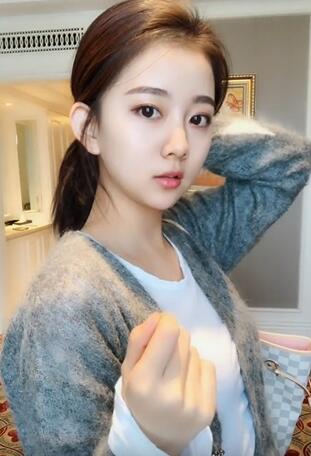 快手美女ID:Lucky0102,发现不一样的美!