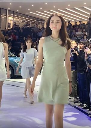 这么多车模美女,看看你喜欢哪一个呢