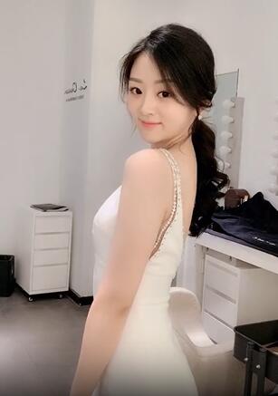 肤白貌美身材好,这样的女孩谁不喜欢呢