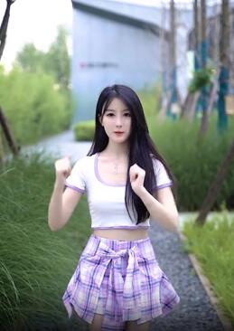 网红美女Amazing甜甜一秒变装 清纯一下变性感