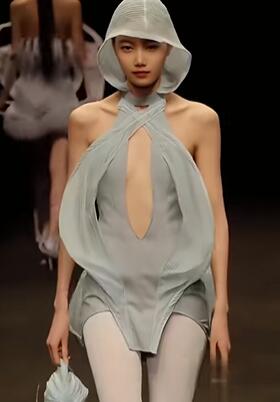 2024中国大学生时装周深圳大学艺术部学生作品发布秀5