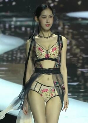 新丝路模特大赛决赛现场 #时尚t台秀