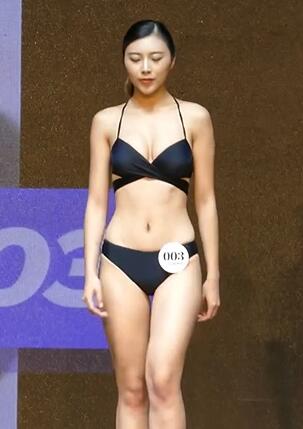 SIUF国际超模大赛女神集体亮相泳装秀