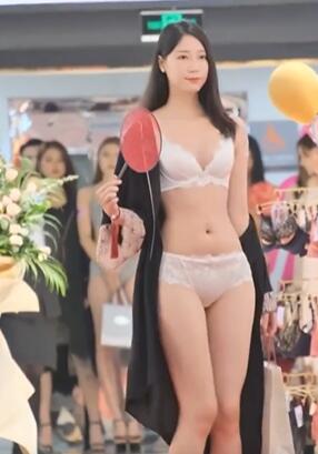 高清美女模特 时尚内衣模特走秀2