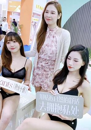 商场活动模特内衣秀19