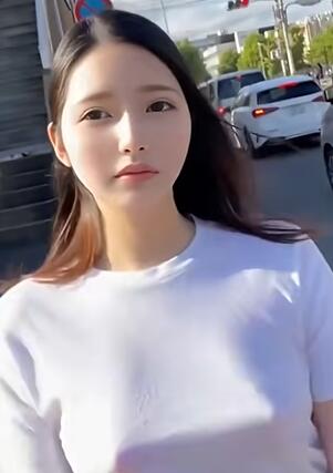 公园富有姐 PK 街头内秀妹