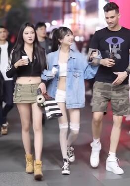 太古里街拍小姐姐,你我穿不起的穿搭