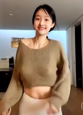 非常可爱漂亮的美女 你们看是不是