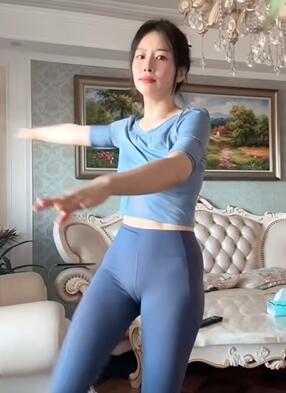 真空瑜伽裤美女健身直播回放