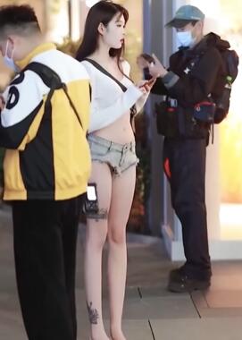 欣赏下超短裤小姐姐,我们穿不起的穿搭