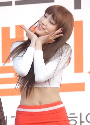 真理的运动打底裤顶不住的好身材