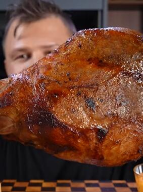 羊腿来咯!超级香嫩的烤羊腿来了