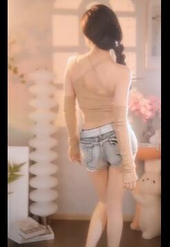 录屏牛仔短裤火爆身材女主播热舞